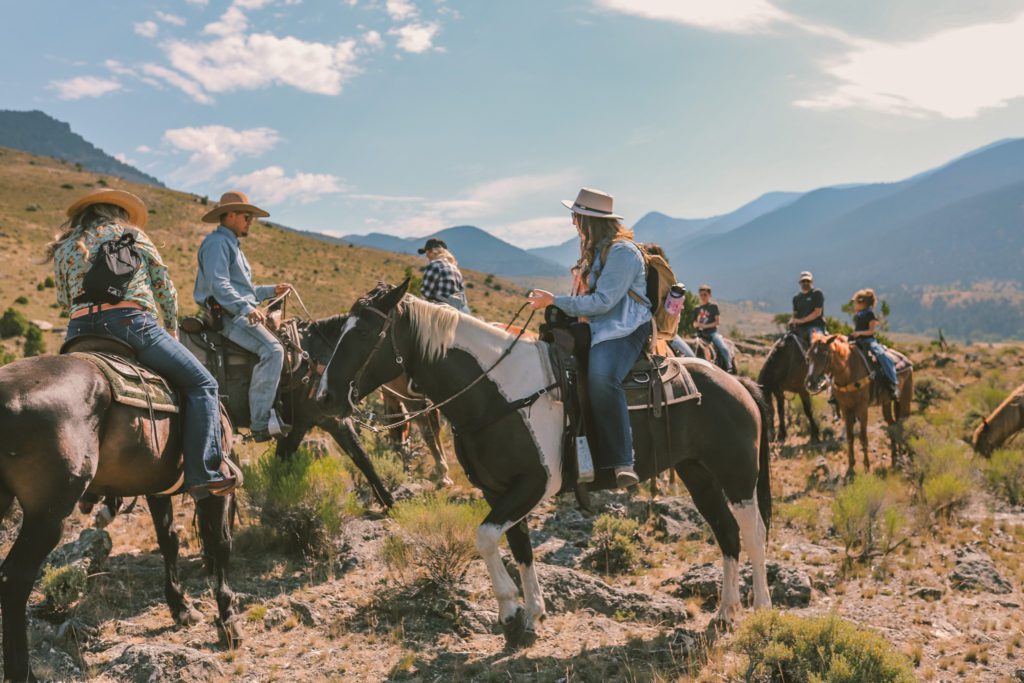 What it's like to stay at a Montana Dude Ranch | OTO Dude Ranch #simplywander