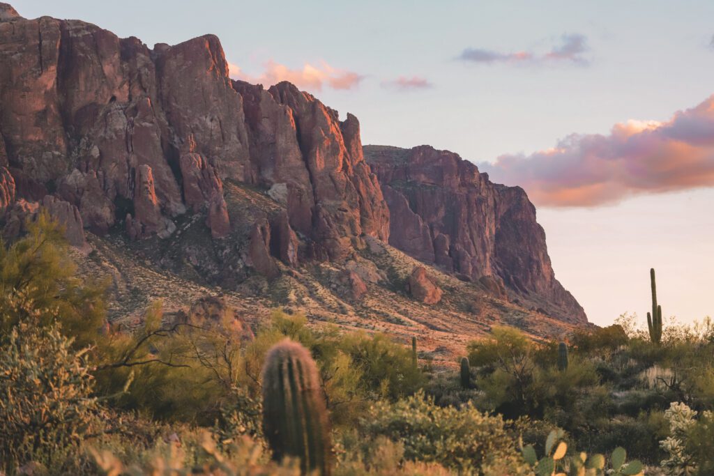 The Best Stops on the Apache Trail Scenic Drive | Lost Dutchman State Park | Superstition Mountains | Canyon of the Waterfall Trail #simplywander