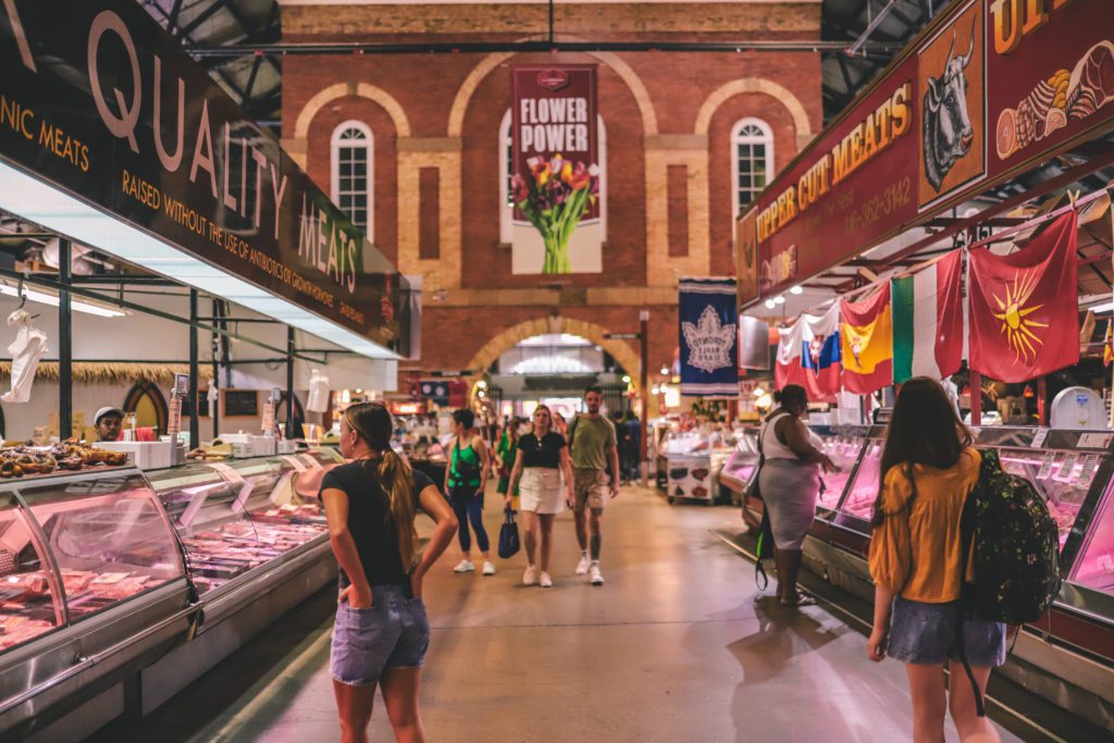 7 Things to do in Toronto with Kids | Visit the St. Lawrence Market #simplywander