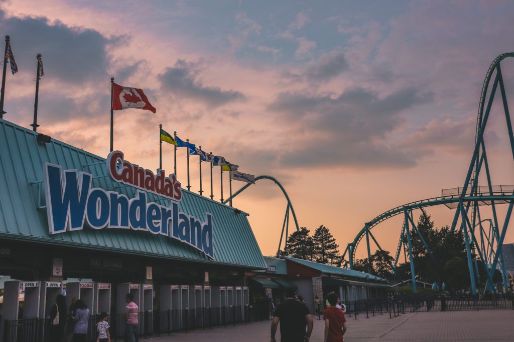 7 Things to do in Toronto with Kids | Visit Canada's Wonderland #simplywander