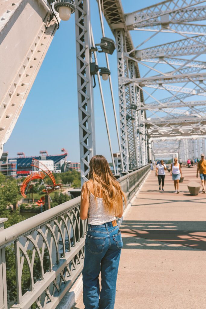 11 of the Best Things to Do in Nashville, Tennessee | John Seigenthaler Pedestrian Bridge #simplywander