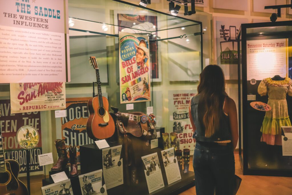 11 of the Best Things to Do in Nashville, Tennessee | Country Music Hall of Fame #simplywander