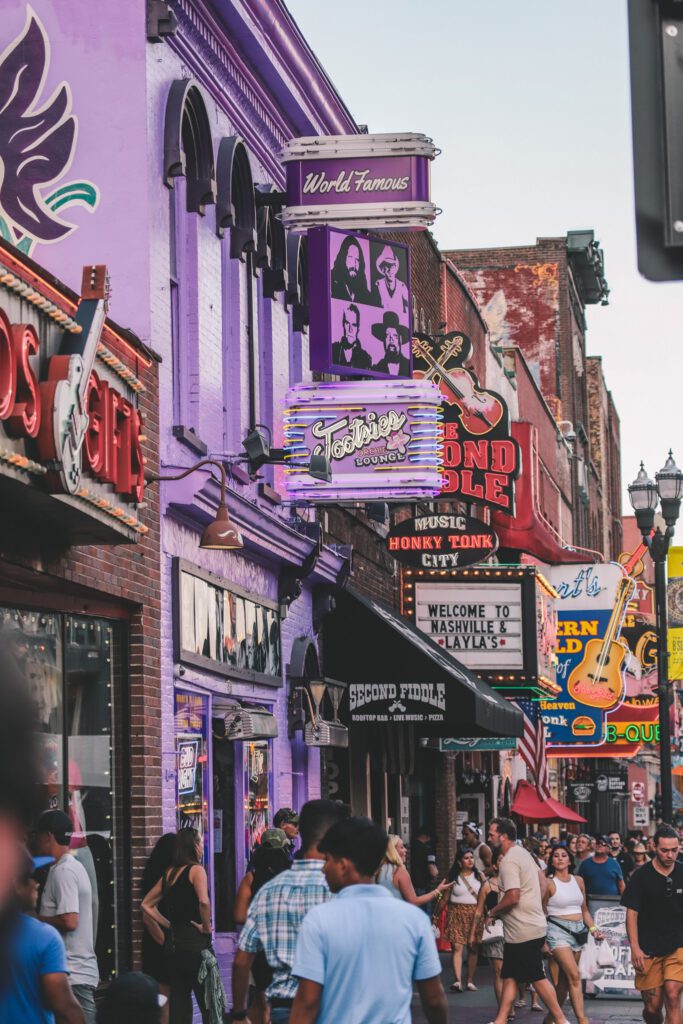 11 of the Best Things to Do in Nashville, Tennessee | Honky Tonk Highway #simplywander