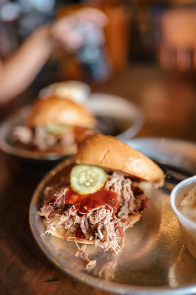 Best Places to Eat in Nashville, Tennessee | Edley's Bar-B-Que #simplywander
