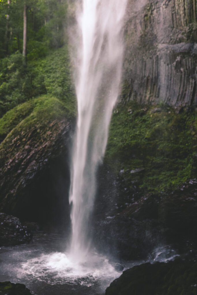 Best Things to Do in Mount Hood, Oregon | Latourell Falls #simplywander
