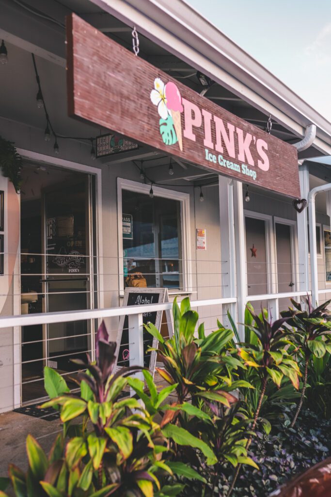Best Places to Eat in Kauai, Hawaii | Pink's Creamery #simplywander