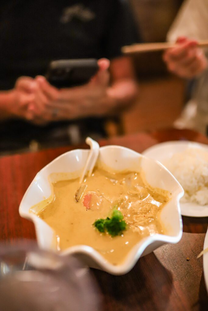 Best Places to Eat in Kauai, Hawaii | Big Monster Sushi & Thai #simplywander