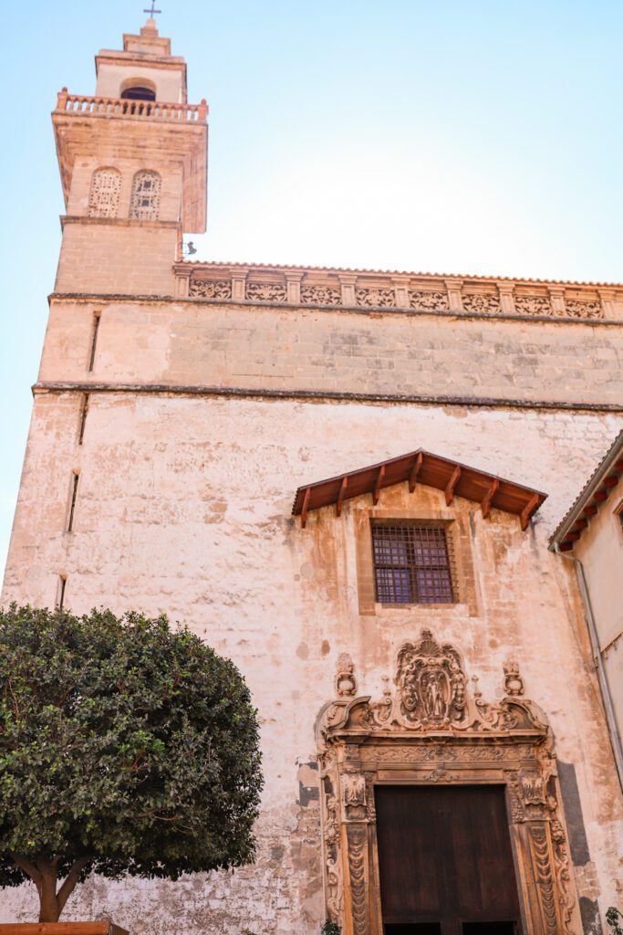 The Best Things to Do in Palma de Mallorca, Spain in One Day | Convent de Santa Clara #simplywander