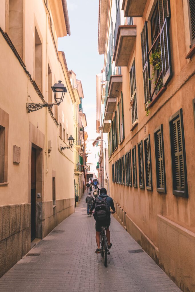 The Best Things to Do in Palma de Mallorca, Spain in One Day | Jewish Quarter #simplywander