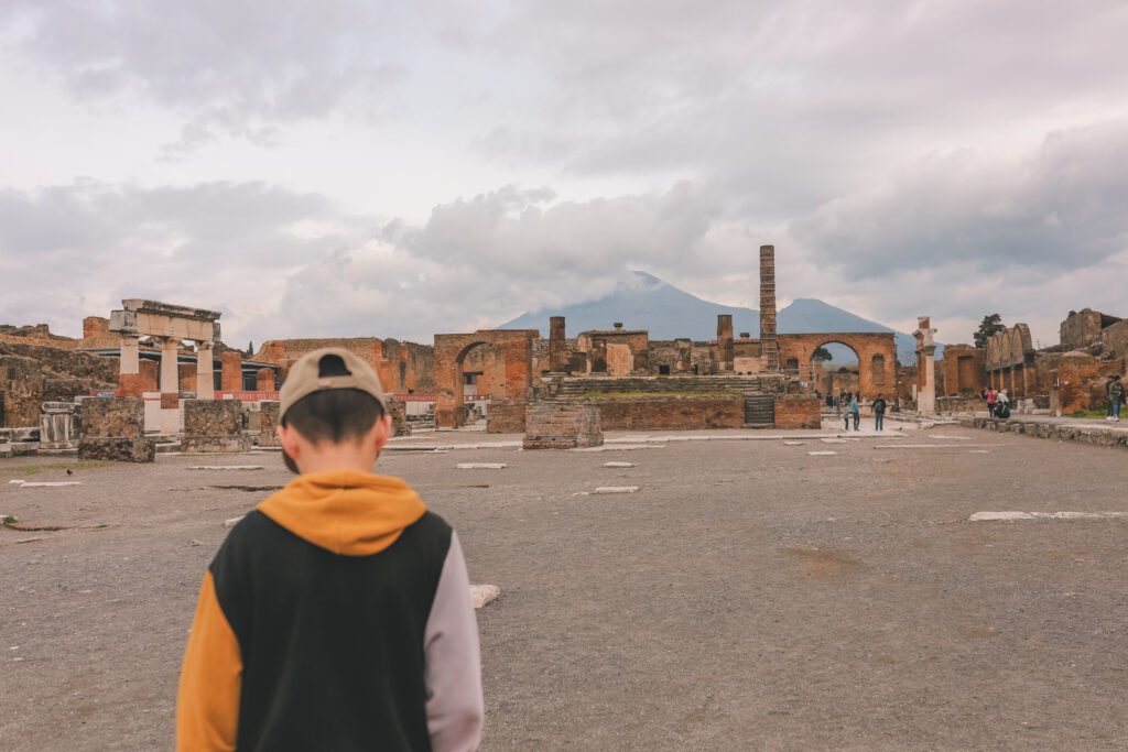 6 Best Things to Do in Naples, Italy | Book a guided tour of Pompeii #simplywander