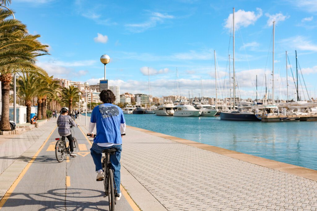 The Best Things to Do in Palma de Mallorca, Spain in One Day | Waterfront Promenade #simplywander