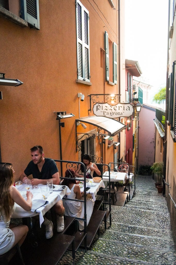 La Grotta Pizzeria and Ristorante